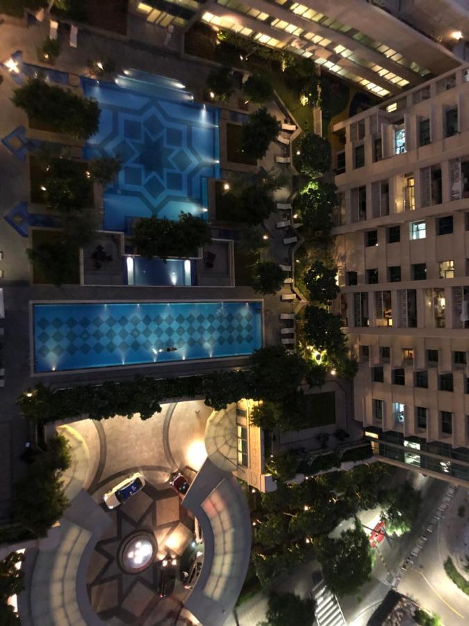 Downtown Boulevard One Bedroom Apt In 29 Blvd غرفة وصالة Burj & Fountain View Master Bedroom Plus 2 Single Beds In Living Room Dubai Dış mekan fotoğraf
