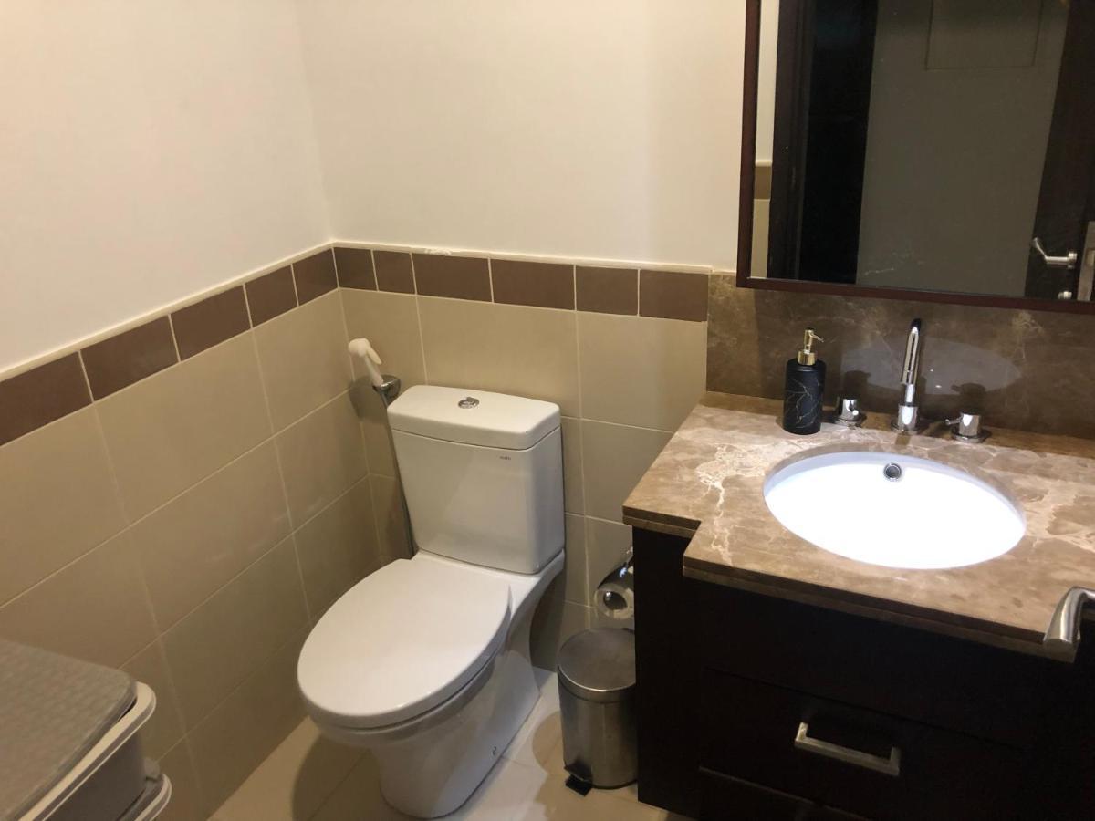 Downtown Boulevard One Bedroom Apt In 29 Blvd غرفة وصالة Burj & Fountain View Master Bedroom Plus 2 Single Beds In Living Room Dubai Dış mekan fotoğraf