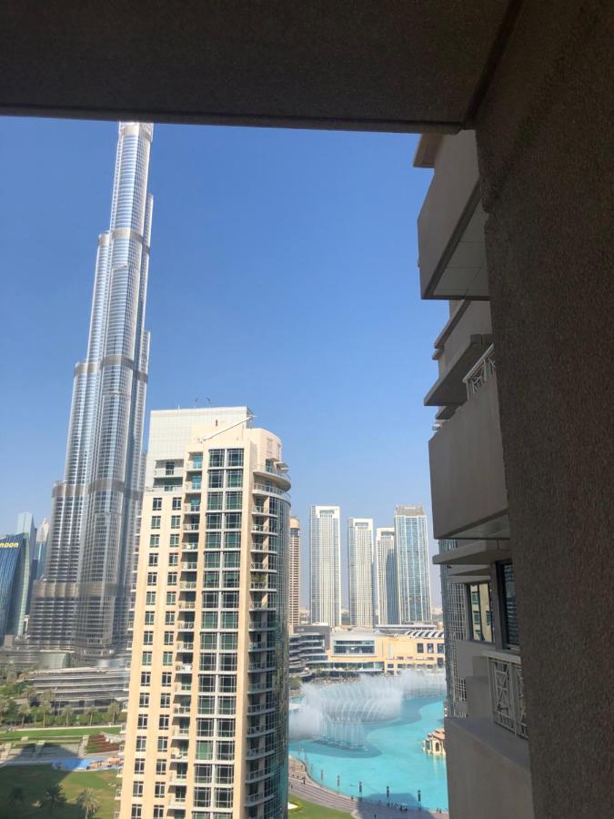 Downtown Boulevard One Bedroom Apt In 29 Blvd غرفة وصالة Burj & Fountain View Master Bedroom Plus 2 Single Beds In Living Room Dubai Dış mekan fotoğraf